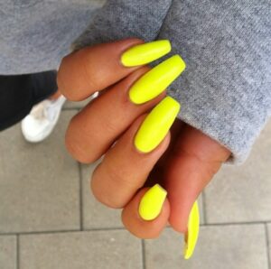 neon gule negler
